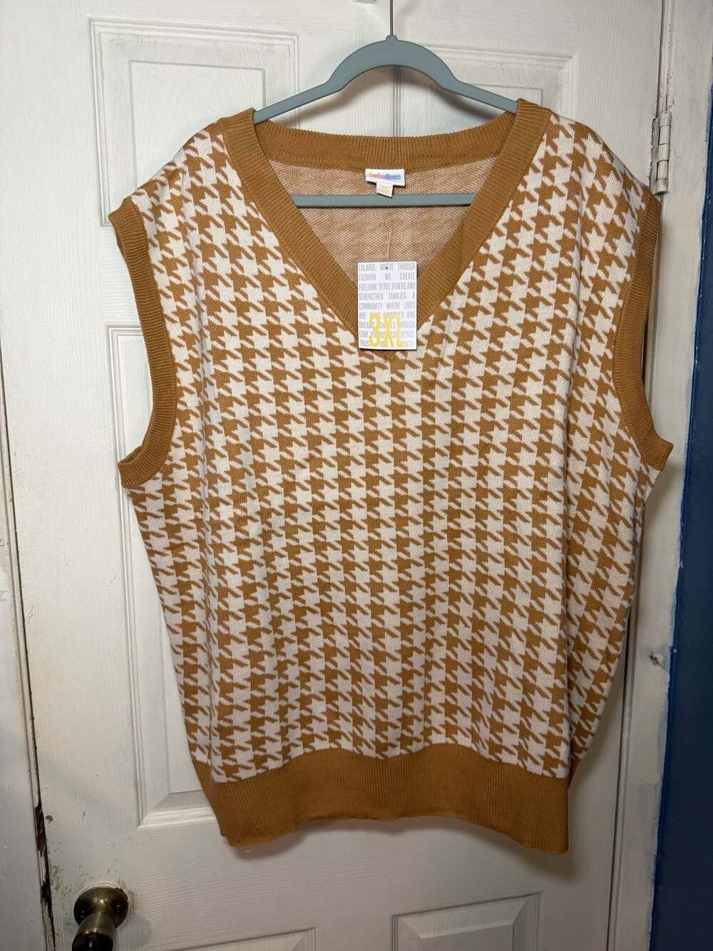 LuLaRoe Nadia Butterscotch Houndstooth V-Neck Sweater Vest 3XL